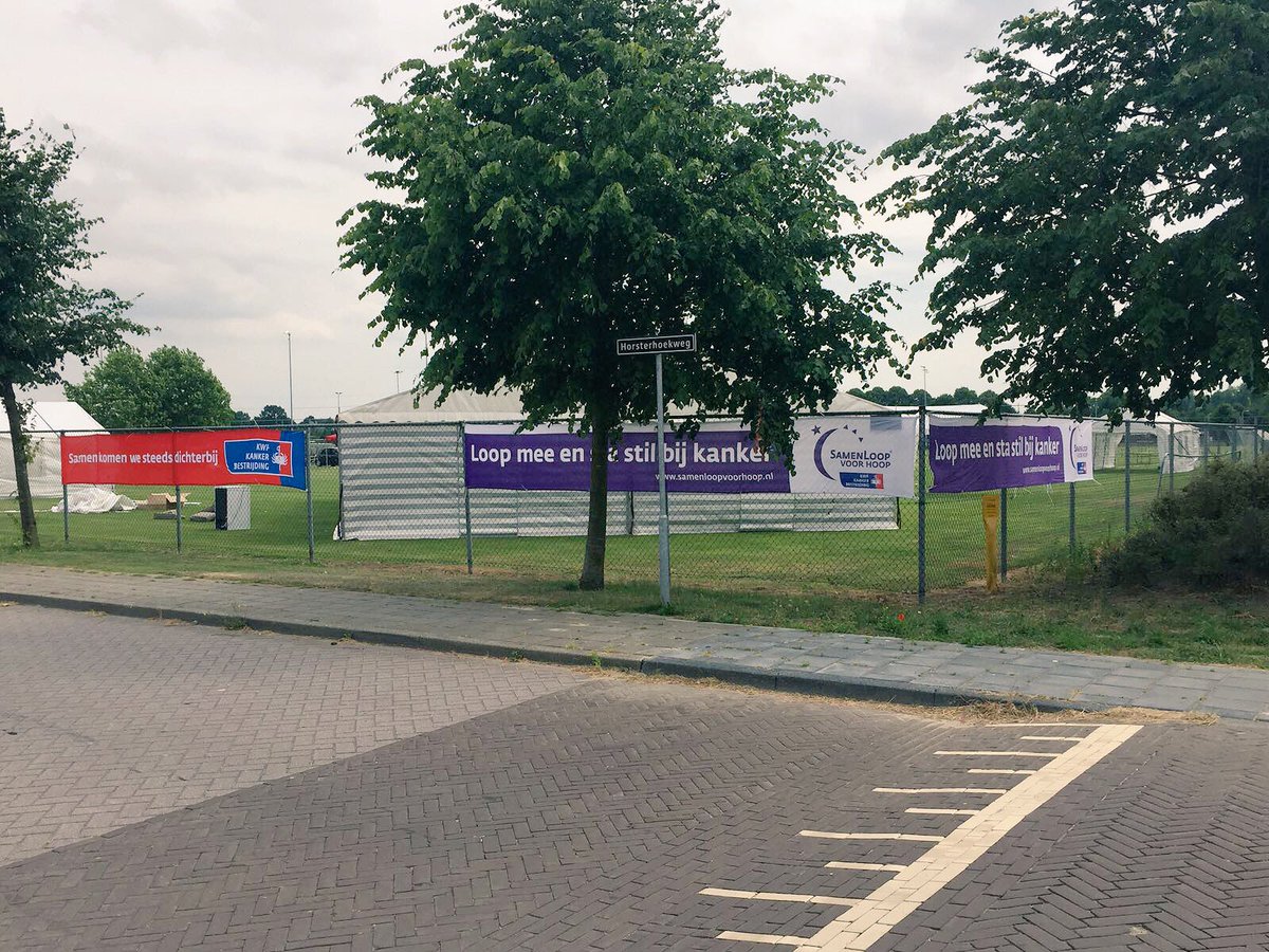 SamenloopD's tweet image. Over een half uur begint de SamenLoop voor HoopDeventer op de sportvelden van SV Schalkhaar. En dan een 24-uur estafetteloop met muziek e.d.