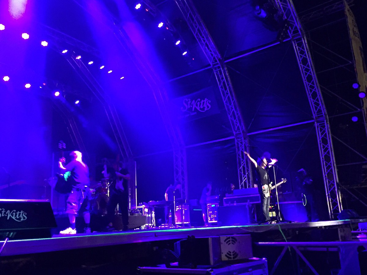 AbsoluteGoo's tweet photo. We've got some cool shots of the @googoodolls playing #StKittsMusicFestival to share with you! #livemusic #GGD2017 #ggdboxes #thanksG https://t.co/bRR2ZPHPJl