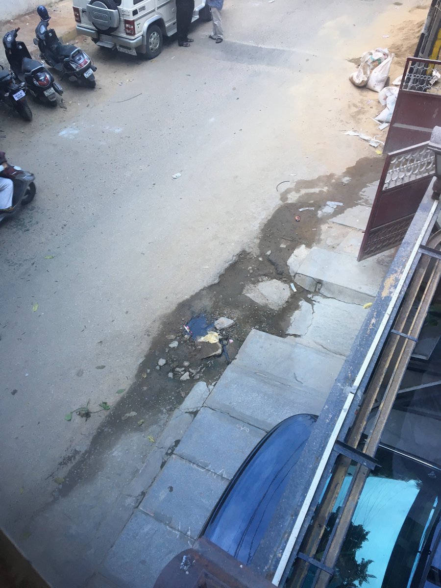 vineeth7710's tweet photo. @BBMP_MAYOR @BBMPCOMM1 @drashwathcn drainage leaking for more than 90 days, Malleshwaram west park road. Please initiate action. https://t.co/AHGDvMdgw4