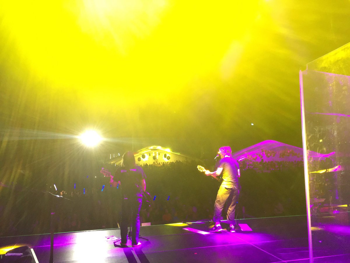 AbsoluteGoo's tweet photo. We've got some cool shots of the @googoodolls playing #StKittsMusicFestival to share with you! #livemusic #GGD2017 #ggdboxes #thanksG https://t.co/bRR2ZPHPJl