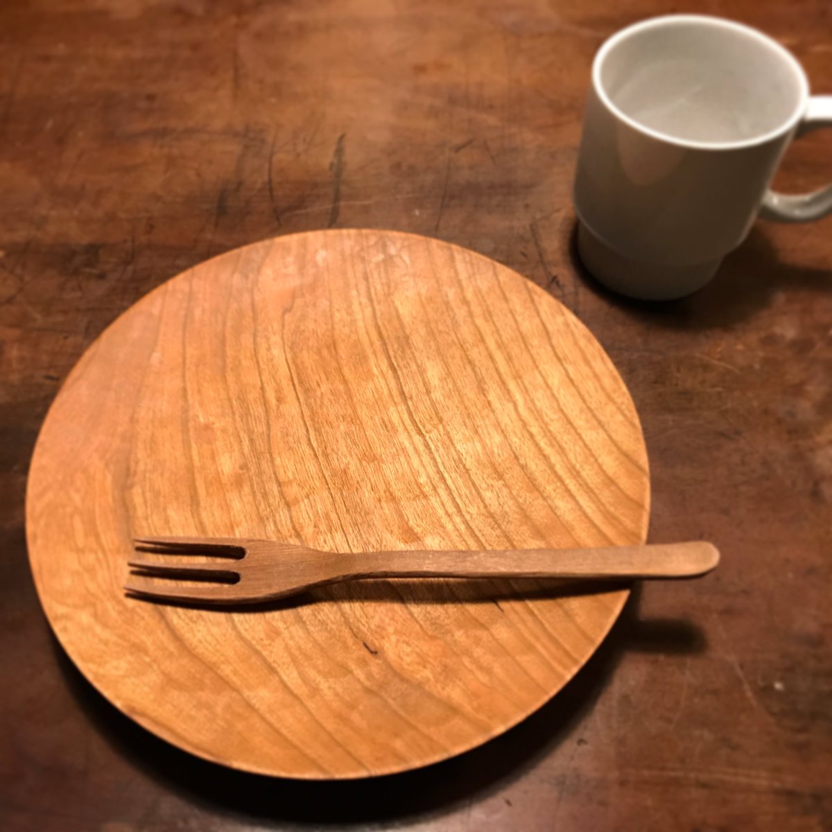 tabibito1965's tweet photo. 岐阜のSTENPORTで開催中の『山口和宏 木の器』展に行ってきた。チェリーの丸皿と、クルミの角皿を連れて帰ってきた。
#pand #nakaniwa #stenport https://t.co/d6QybgRbc2