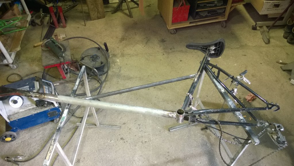 MecaWill28's tweet photo. Préparation du triporteur#triporteur #velo https://t.co/HVhGHw4Wj2
