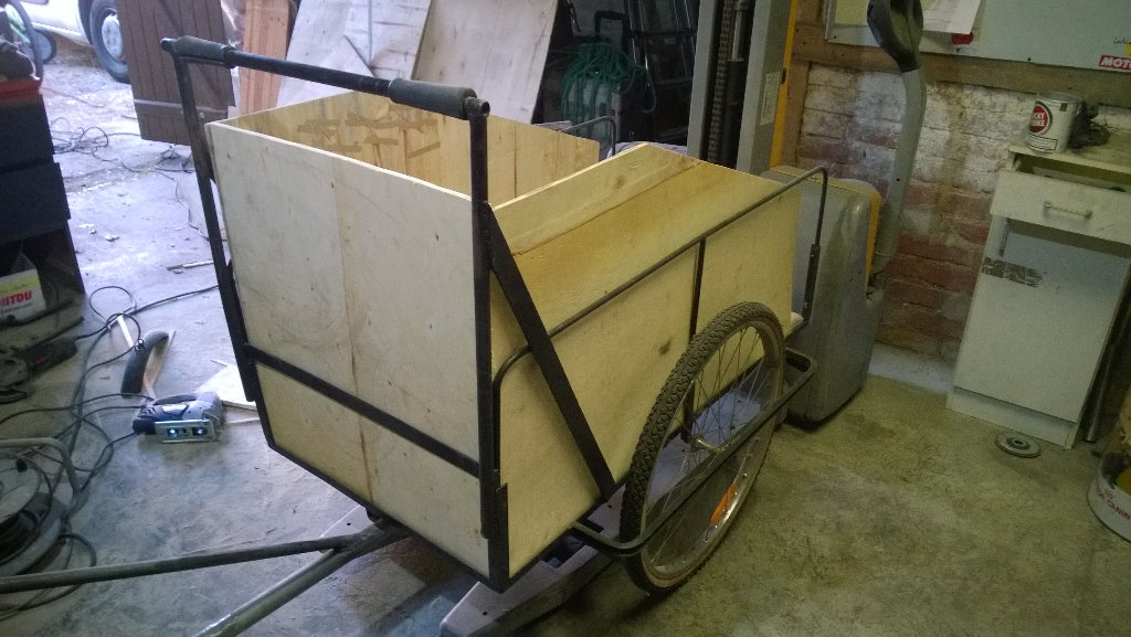 MecaWill28's tweet photo. Préparation du triporteur#triporteur #velo https://t.co/HVhGHw4Wj2