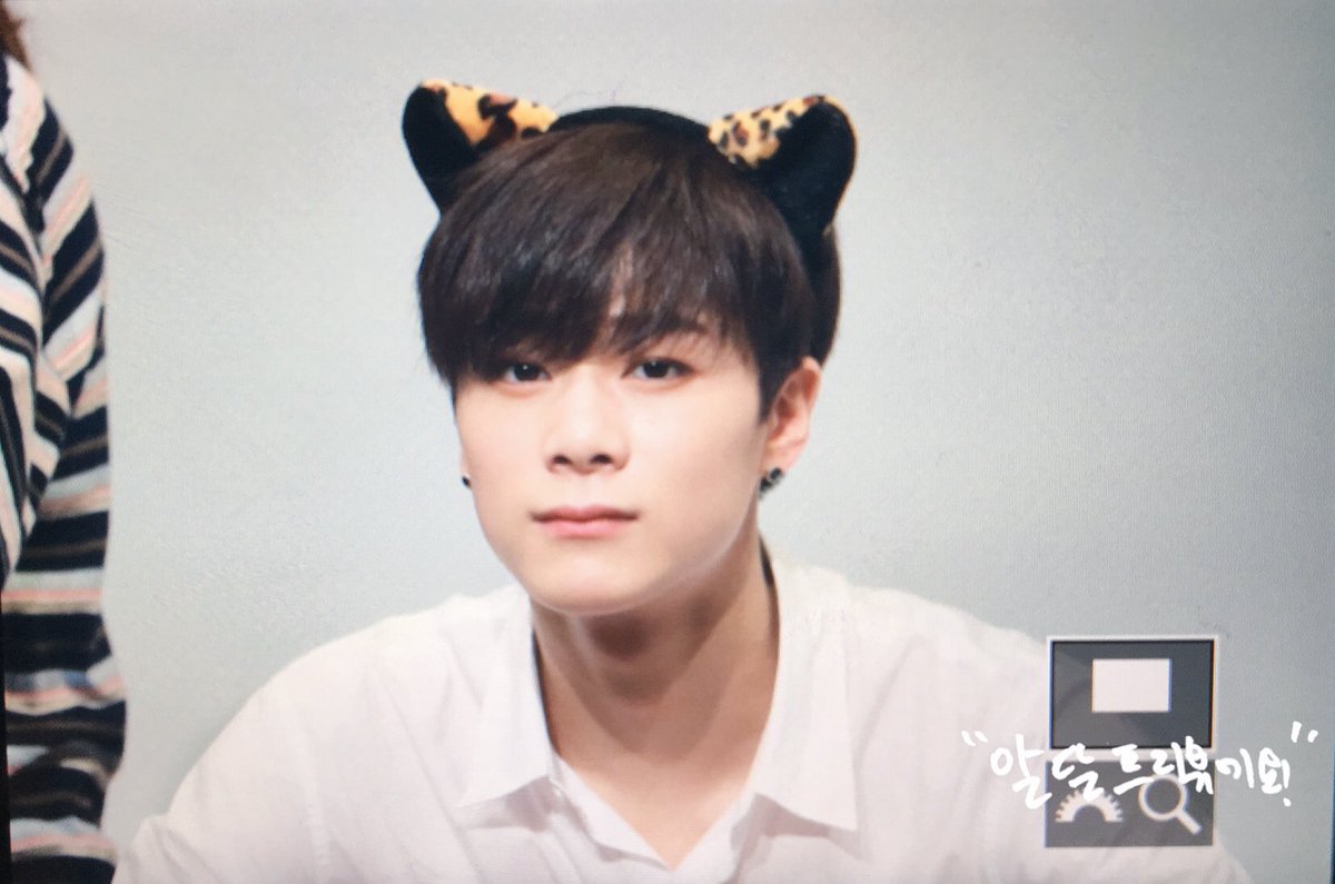 moonbin_kr's tweet photo. 170624 일산 팬싸인회
너무 예뻐 ㅠㅠㅠㅠㅜㅠㅠㅠㅠㅠㅠㅜㅜㅜ귀여워서 울어ㅠㅠㅠㅜ
#아스트로 #문빈 #빈이 @offclASTRO https://t.co/QfxhyTIs9b