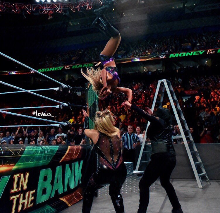 MsCharlotteWWE's tweet photo. 👑✈️ 
#WWEVancouver Sat.
#WWEEverett Sun.
#WWEBakersfield Mon.
#SDLive San Diego 💰 Tues. https://t.co/HROsHvXYiT