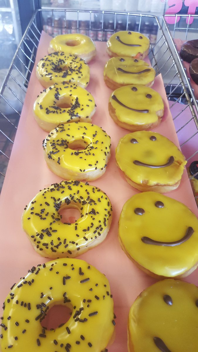 Repostrest's tweet photo. #When your #diet starts #tomorrow so you #make sure to go all out #today 😉😉
Live from @DDlebanon
#repost_restaurant #ilovedd #dunkindonuts https://t.co/wYx6Y0RCEN