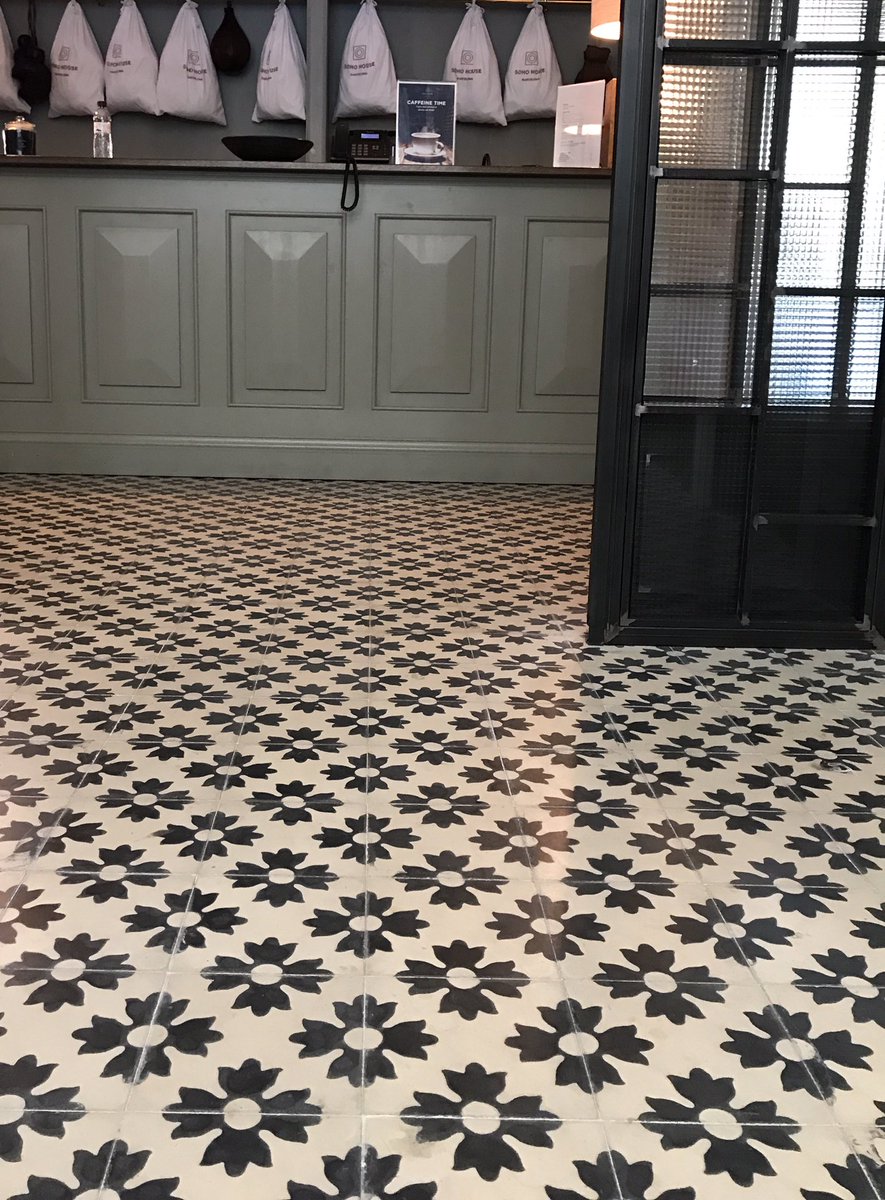 focusdesignltd's tweet photo. Spotted in Barcelona - hermosa floor tile!  Style inspiration from @SohoHouse @BcnDesignWeek @hotelinteriors_ @HI_magazine https://t.co/Vt4Jx81b3y