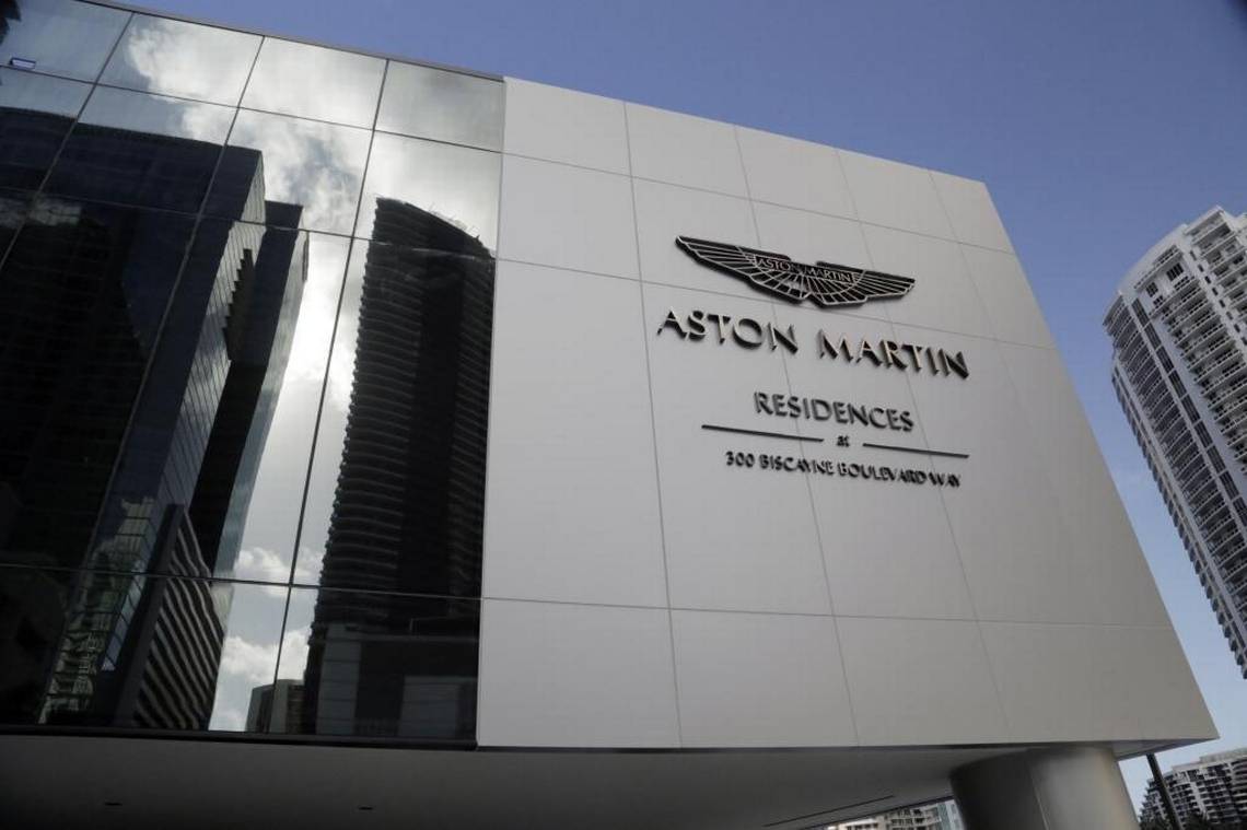MiamiHerald's tweet photo. How do you launch an @astonmartin luxury condo tower? With sports cars and helicopters
https://t.co/SMrxajGcXn https://t.co/uvTj5DRTNb