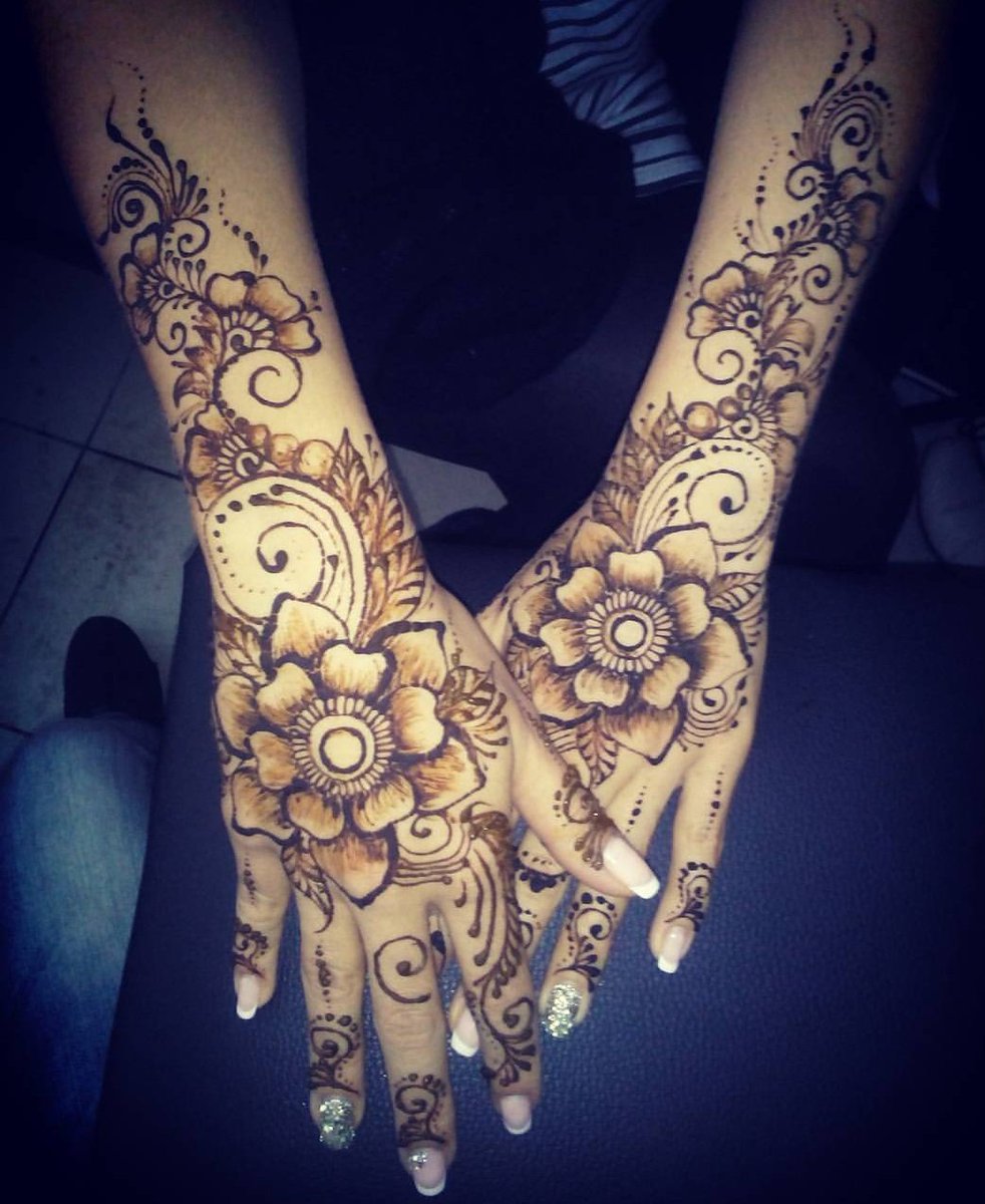Zara_uk28's tweet photo. @DPUAE Getting henna on your hands for eid is always great fun #DpEidThrowback https://t.co/ctDKWcUv2q