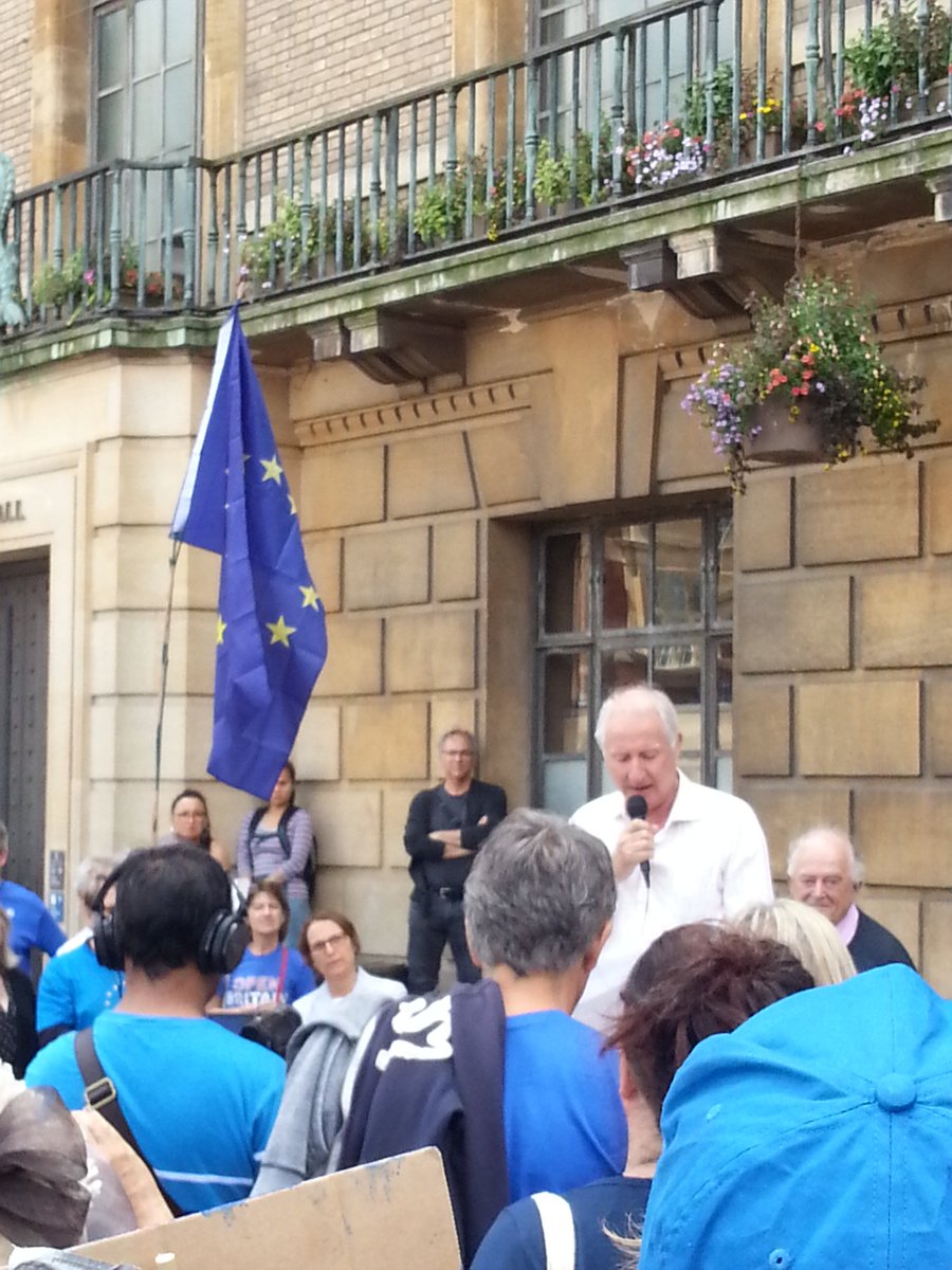Cambridge4Hamon's tweet photo. Cambridge MP @DanielZeichner stays in the EU #CambridgeStays #ILoveEU https://t.co/1JdpUXvjSL