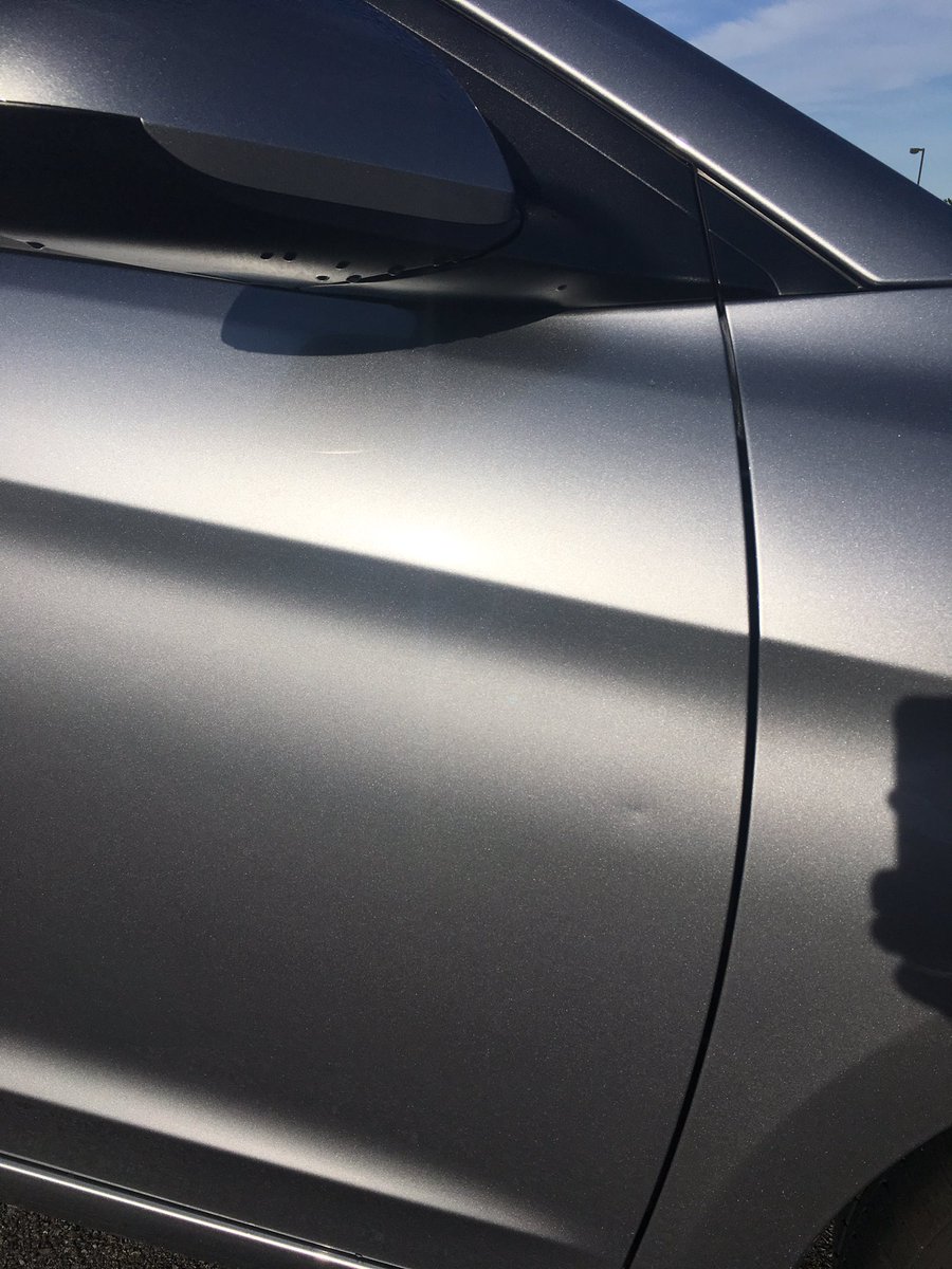 jeromepascua's tweet photo. Small dent on passenger side before picking up car #PicForProof @Hertz https://t.co/WAkZLpdrsA