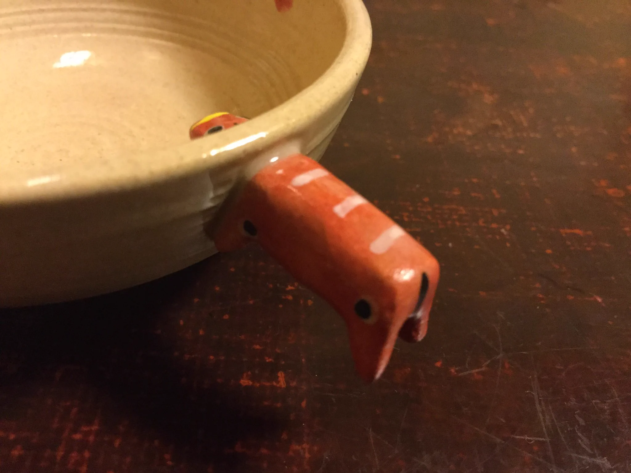 なにこれ欲しいwwぐい飲みに赤ベコが刺さっててものすごく可愛いww