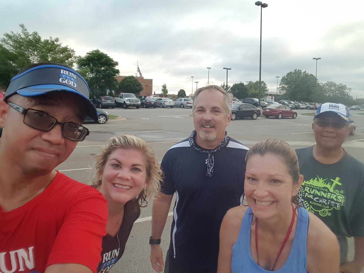 troy_keel_18's tweet photo. 3 to 5 mile early morning run with friends! Enjoyed @ChickfilA breakfast afterwards. #RunforGodWR #earthathon #dreampacers https://t.co/trtWJTMSCj