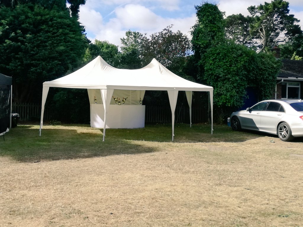 Delighted our new outdoor bar set up went down well at <a href="/RHughesracing/">Richard Hughes</a> Royal Ascot party #bigcrowd