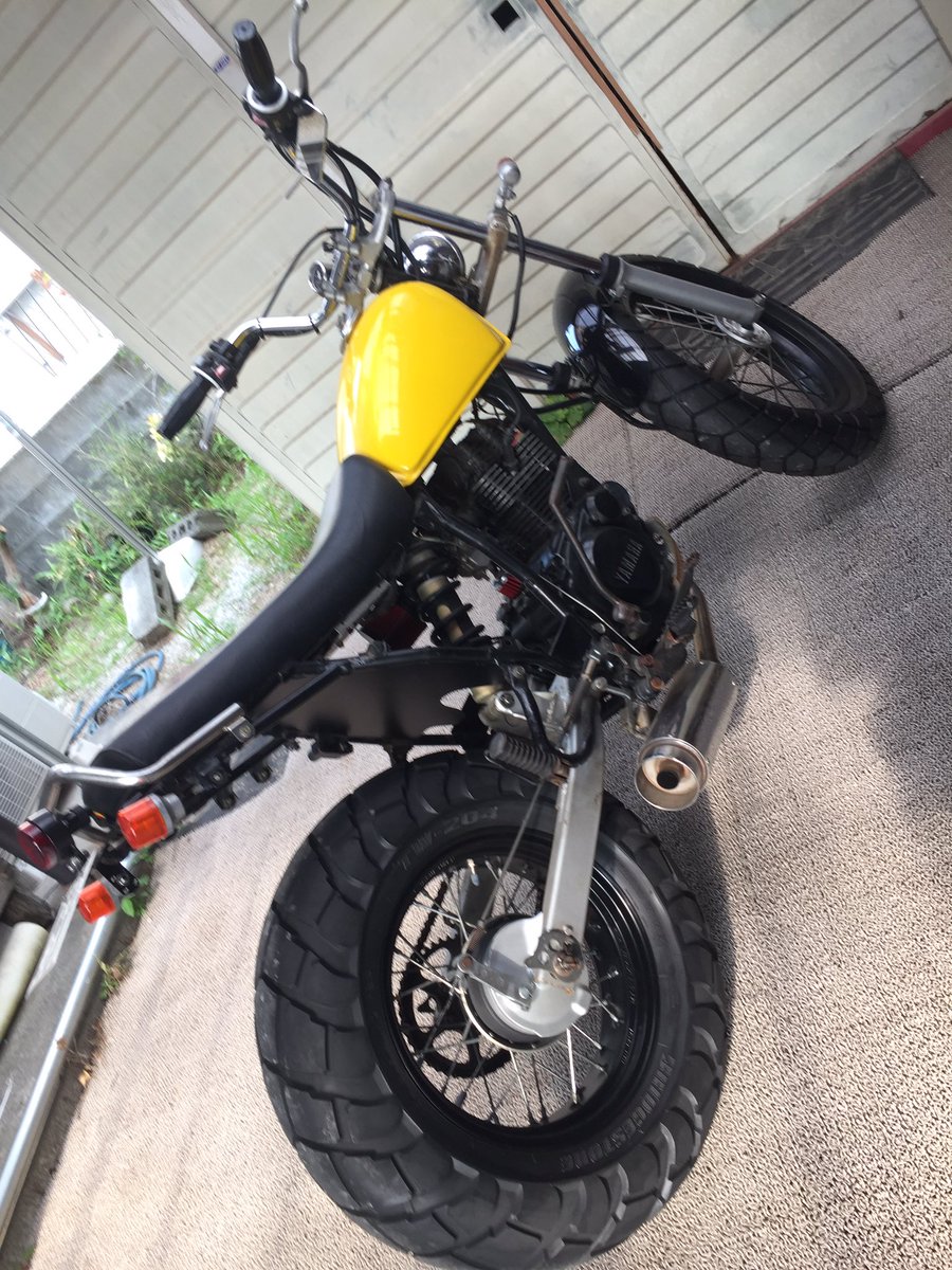 TW200J's tweet photo. やっと戻って来たあ😊

フロントフォーク交換
ホイールタイヤ交換
ディスクブレーキ化
フロントフェンダー社外
リアホイール、タイヤ交換 https://t.co/Ute4sLlI97