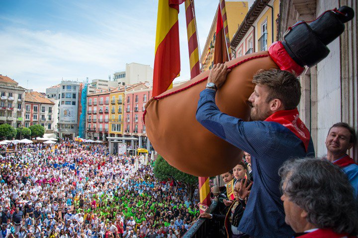 burgosconecta's tweet photo. Una Bota de altura https://t.co/CSZYXkBFsX https://t.co/AetULgP2n6