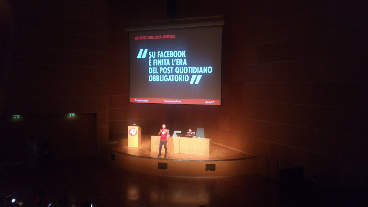"Oggi la portata organica delle pagine di brand è tra il 2% e il 5%. Decresce all'aumentare della fanbase" #Facebook  <a href="/enricogualandi/">Enrico Gualandi</a> #wmf17