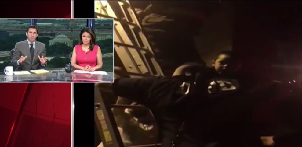 OhMyGOFF's tweet photo. On-Air Updating: Big #DC Fire, #jimgraham funeral, #Metro price changes. Join us LIVE -> https://t.co/Qsr3UAYtHQ via @nbcwashington https://t.co/lnAf4PMiNu
