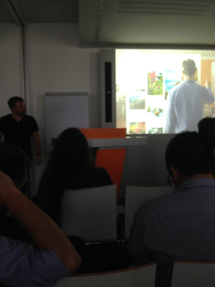 Pirmin52's tweet photo. AR-Meetup...the advantage of AR...mixed Reality...#AR #learning #future #HoloLens https://t.co/jYgDqPucuF