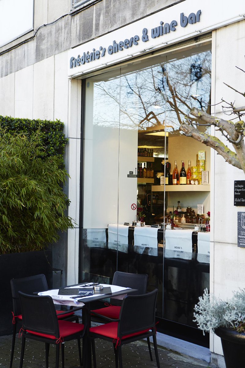 SchrijfenPraat's tweet photo. Frédéric’s cheese & wine bar #Berchem @Visit_ANTWERP #Fruithoflaan https://t.co/mB5nlnS4au