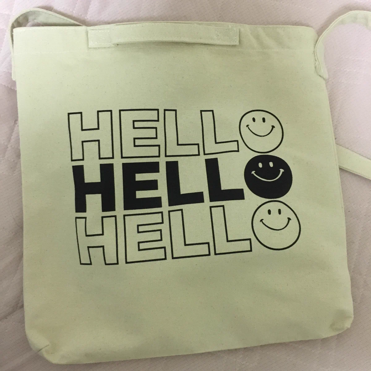 このバッグやべぇｗ見方1つで意味が全然変わるバッグが話題にｗｗｗ