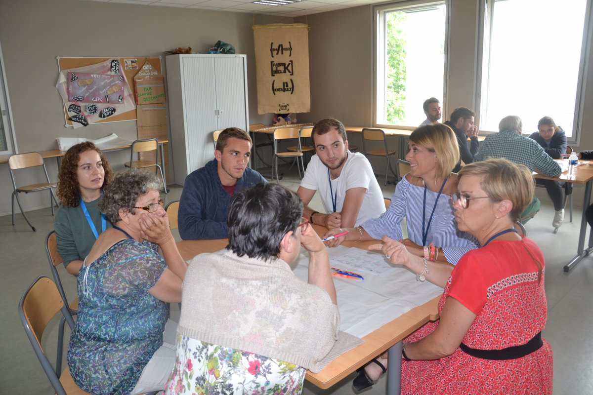 nicolascalvo33's tweet photo. Retour en image sur notre parcours intergé à la @FabriKaDecliK 2017
#FDK2017 #innovation #intergénérationnel #partage #confiance #entraide https://t.co/JMeFEQHwdD