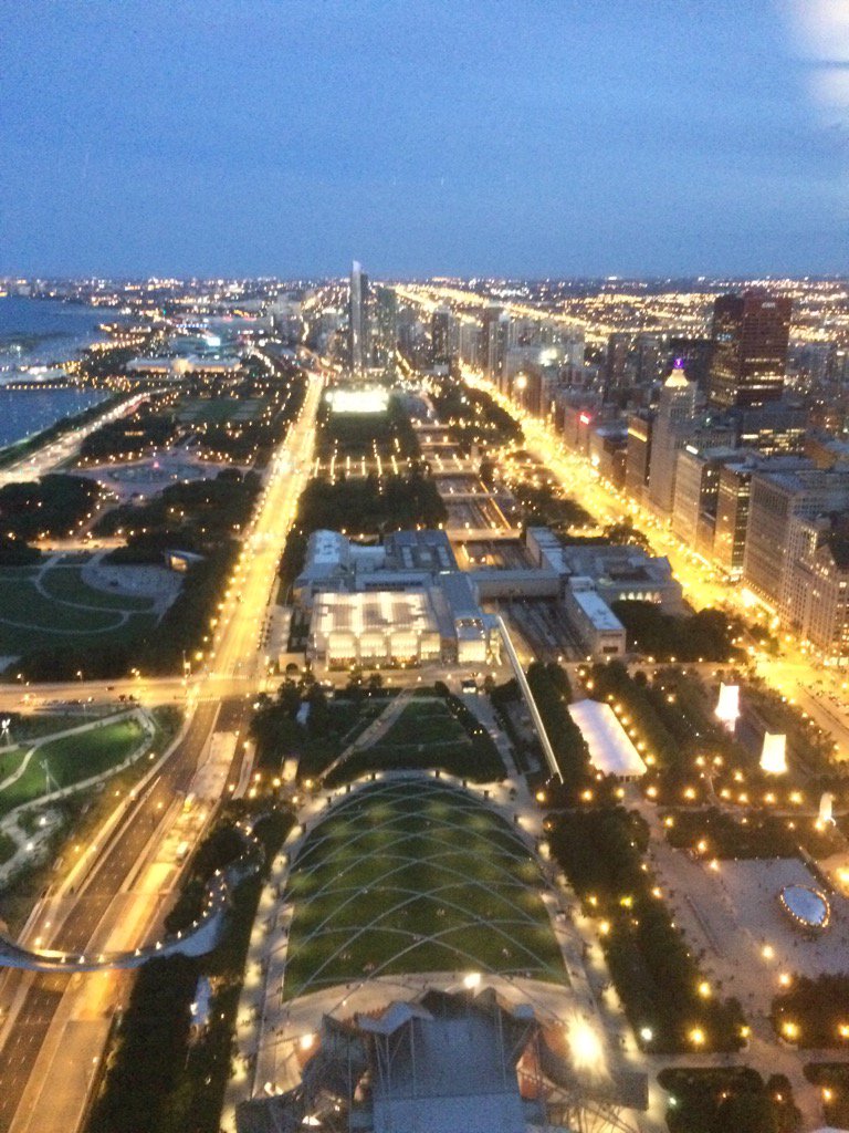 MarkCanizaresPM's tweet photo. How I miss #Chicago ! view from classmate's office during #BoothKickOff at @BoothExecMBA @UChicago https://t.co/JanhOxDkL6