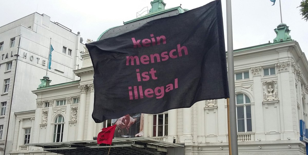 HamburgsFinest's tweet photo. #KeinMenschIstIllegal #WirSindHier #WeAreHere #RefugeesWelcome https://t.co/uX9eMLFigv