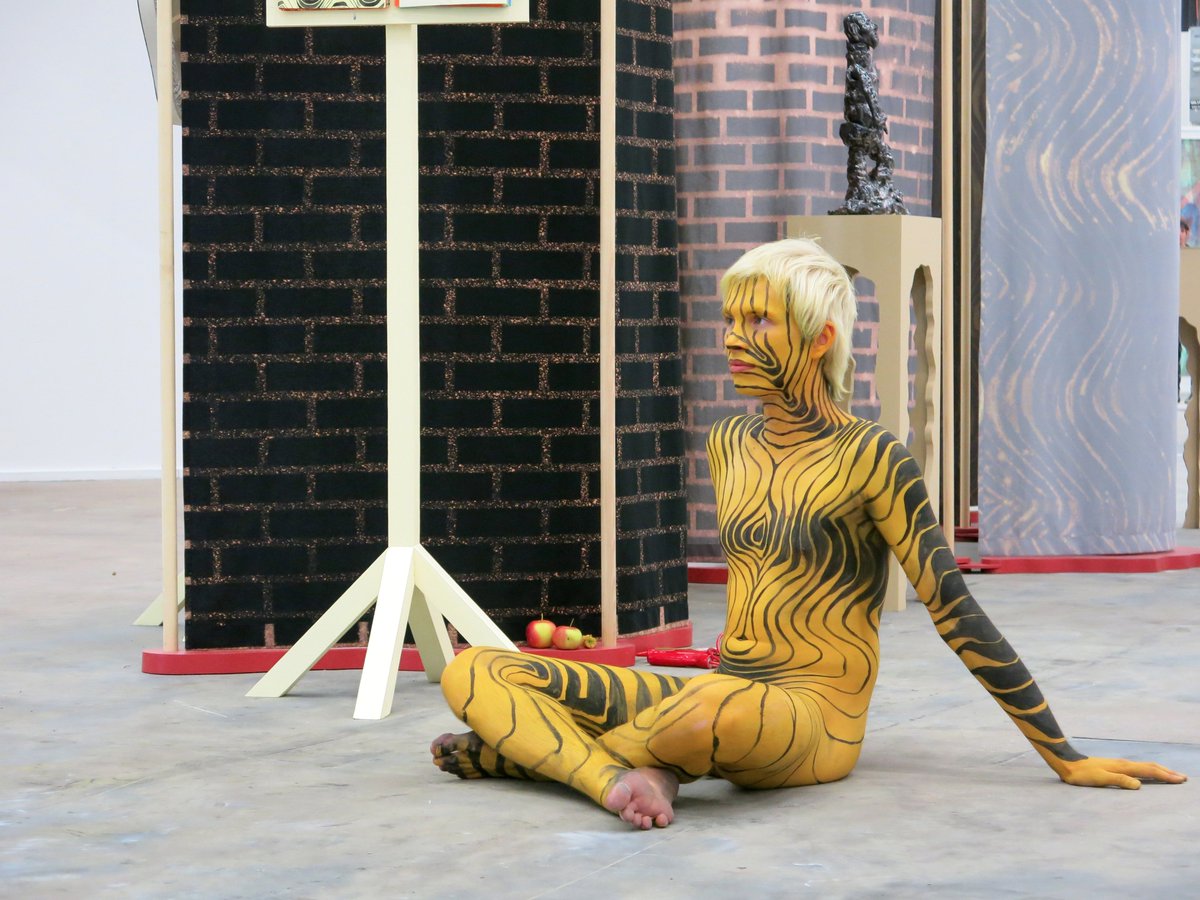 WeArePrimary's tweet photo. #ObjectPerformance w/ @TG_GALLERY #GuillaumePilet #WilliamHunt #AndreaNeumann & #AnnaSusannaWoof #SophieJung https://t.co/Be86cQCTrk https://t.co/ygughu3E2b