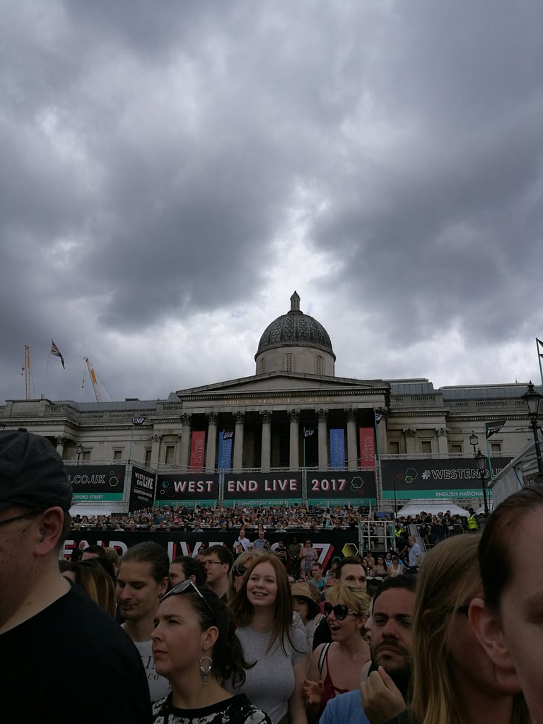 GreyPaperCrane's tweet photo. #ManFridayWeb taking a break after wrap at #WestEndLive https://t.co/rycssKvMVe