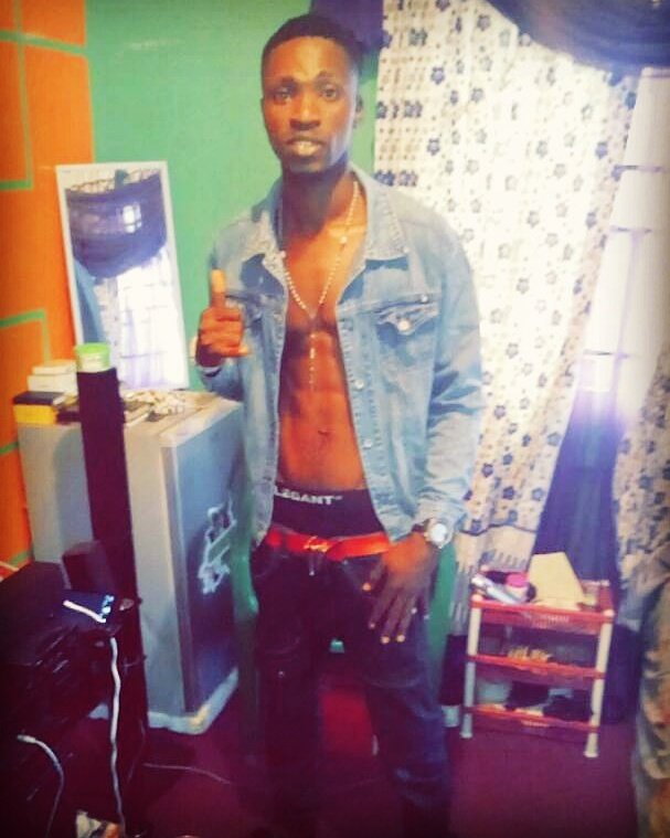 Gegemu_Master's tweet photo. Oluwa #Gbewaleke 👆👆make blessing fall on us💰💰Happy weekend to all my fans out there🙌🙌   

  https://t.co/N2W20vBu6d https://t.co/6ikHwbbblk