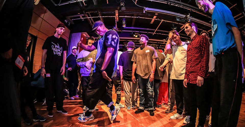 ISACSIreland's tweet photo. #delve17 Follow #Sevesfeathers adventures @DublinDanceFest at #Top8team #Hip-HopDanceBattle #isacsartists #DDF2017 https://t.co/3BbGoculwf https://t.co/aSqEGCEm5E
