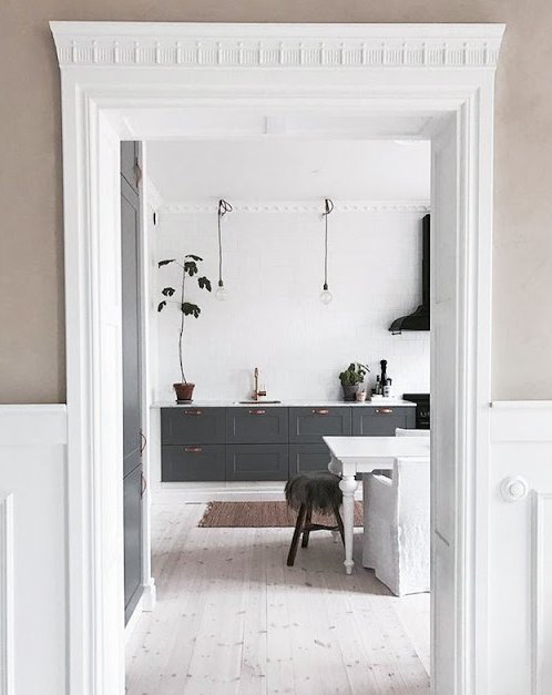 MsChristineMay's tweet photo. This home in Sweden has lovely muted, toned down colour scheme https://t.co/3E9INI4rKy #interiordesign #homedecor #style https://t.co/eqDEuzqgfm