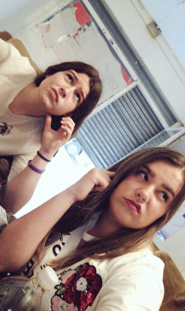 Gomeez_ane's tweet photo. Me comentan.........que hoy se lía #compifiesta https://t.co/7QI9C8RQOq