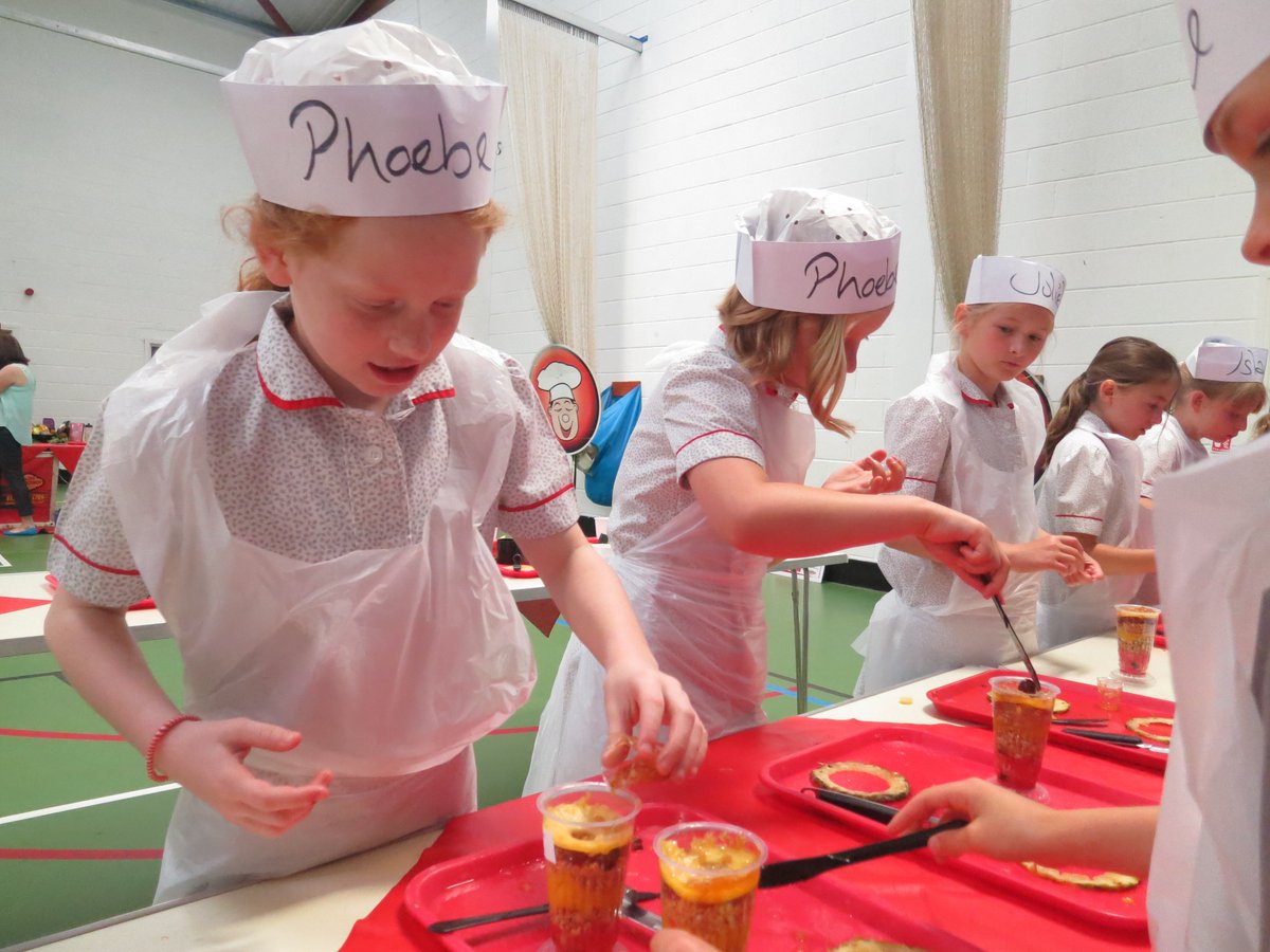 GhyllRoydSchool's tweet photo. Thanks again to @jnrchefs for your visit on Tuesday! The children had the best day! Read about what they got up to: https://t.co/VcBmTOmonO https://t.co/oYhnPRAFEZ