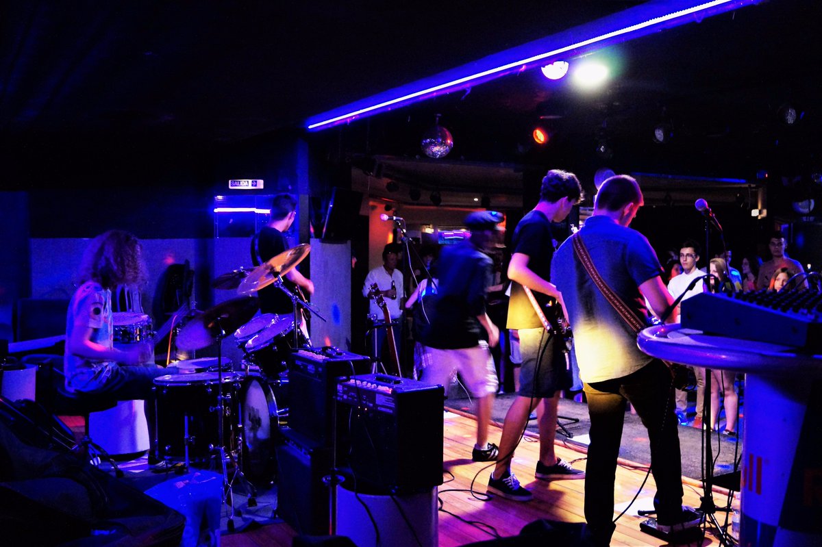 LapsvsMusic's tweet photo. Muchas gracias a todos por venir ayer y muchas gracias a @TheoppositeTW #conciertaco #lapsvs #opposite #atope https://t.co/wP9lX6OH9z