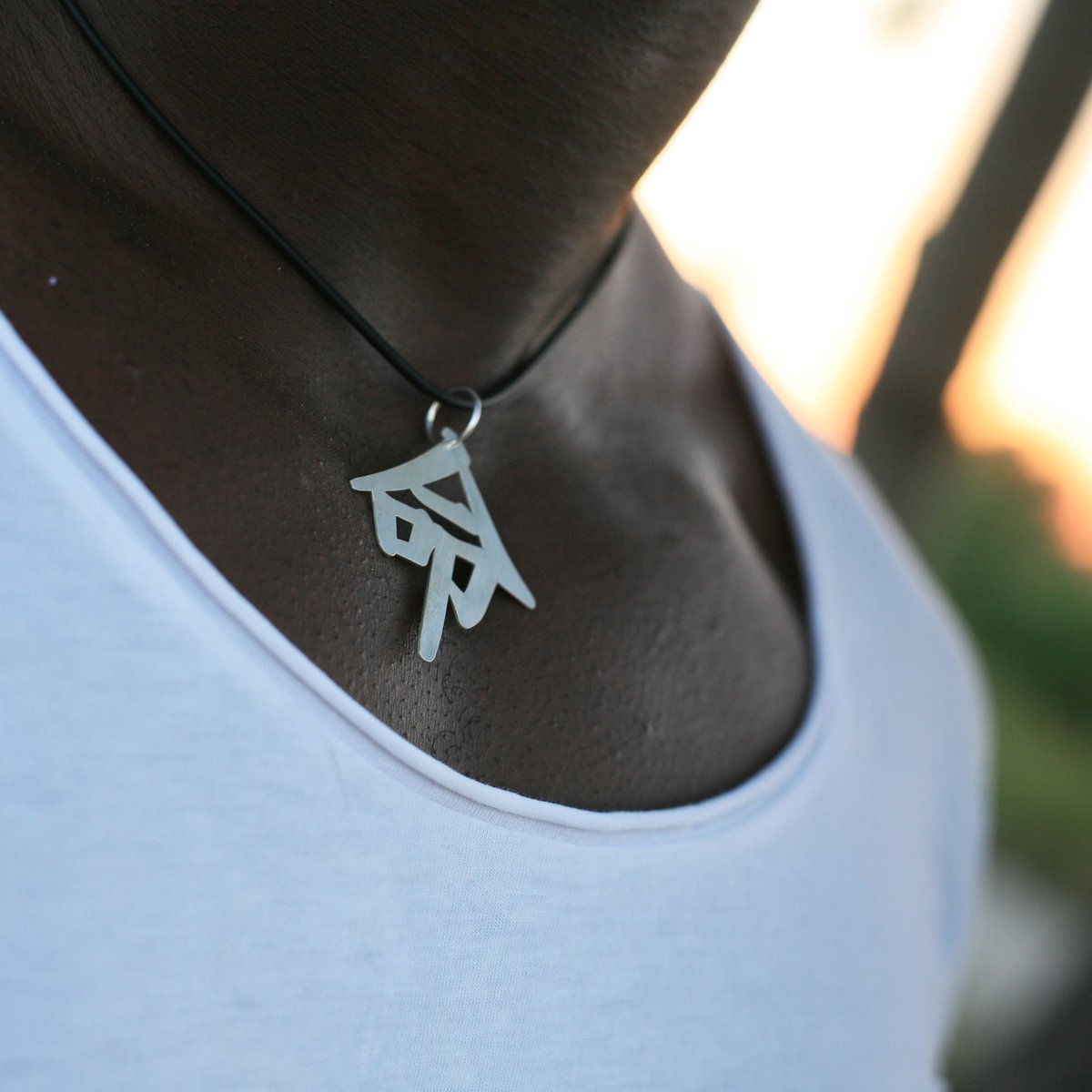 EtimoJewelry's tweet photo. Vita #kanji #ideogramma #vita #life #lifeisbeautyful #giappone #antico #ciondolo #argento #Etimo #gioielli #ideograms #Silver https://t.co/gjP5KKz7p3