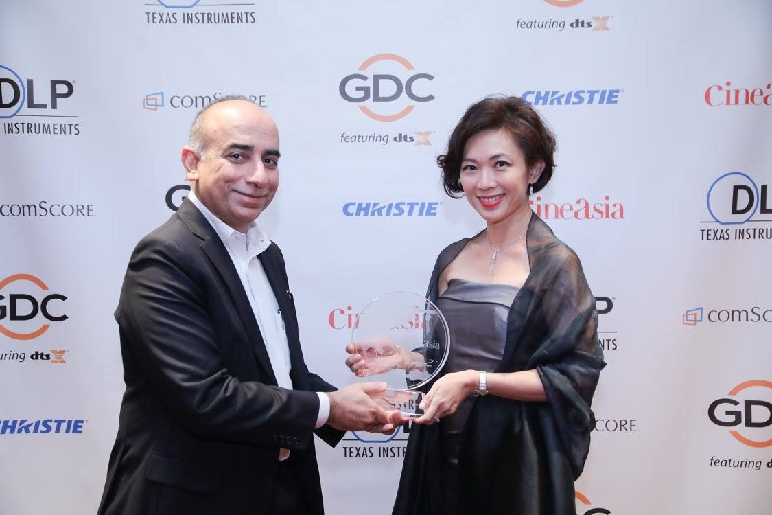 fineawards's tweet photo. This weeks #SpotlightSaturday goes to #Cineasia #AnotherForeverCustomer #WeMakeFineAwards
@CineAsiaHK @MillaJovovich @paullovemilla https://t.co/EQZFFK2rEL