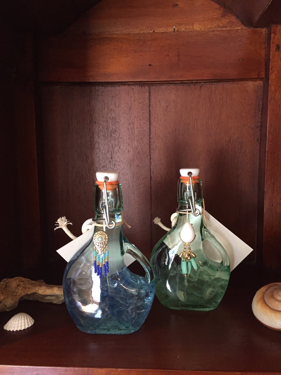 Senseabil's tweet photo. Set the mood w beautiful OIL CANDLES filled with flowers or sea glass @Senseabil @squanchamber @ManasquanOEM 

Choose from assorted styles https://t.co/lybnXzWXTh