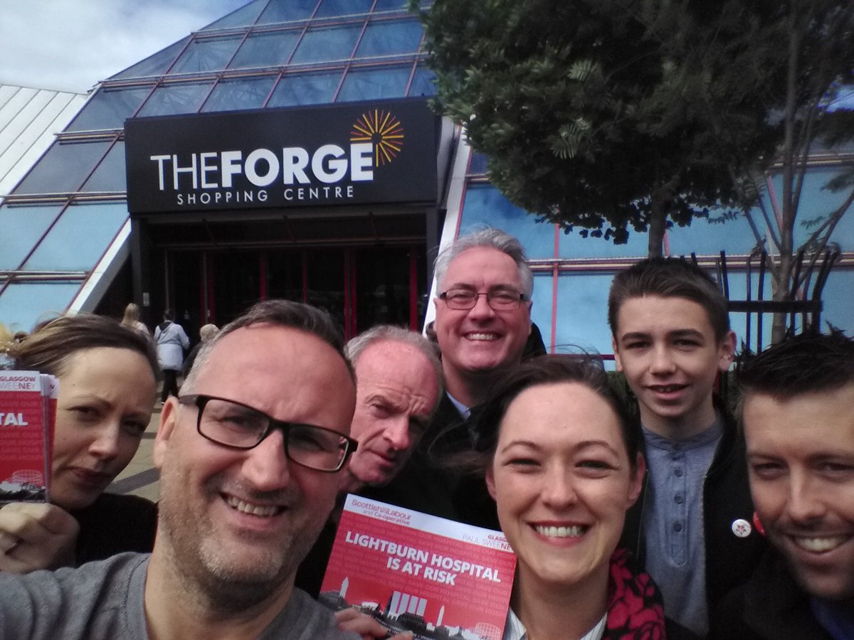 Katewatson67's tweet photo. Hundreds of signatures collected to #SaveLightburn this morning. Sign-up to fight the closure of our local hospital: https://t.co/z6jhGD7xAR https://t.co/Har76e9cpQ