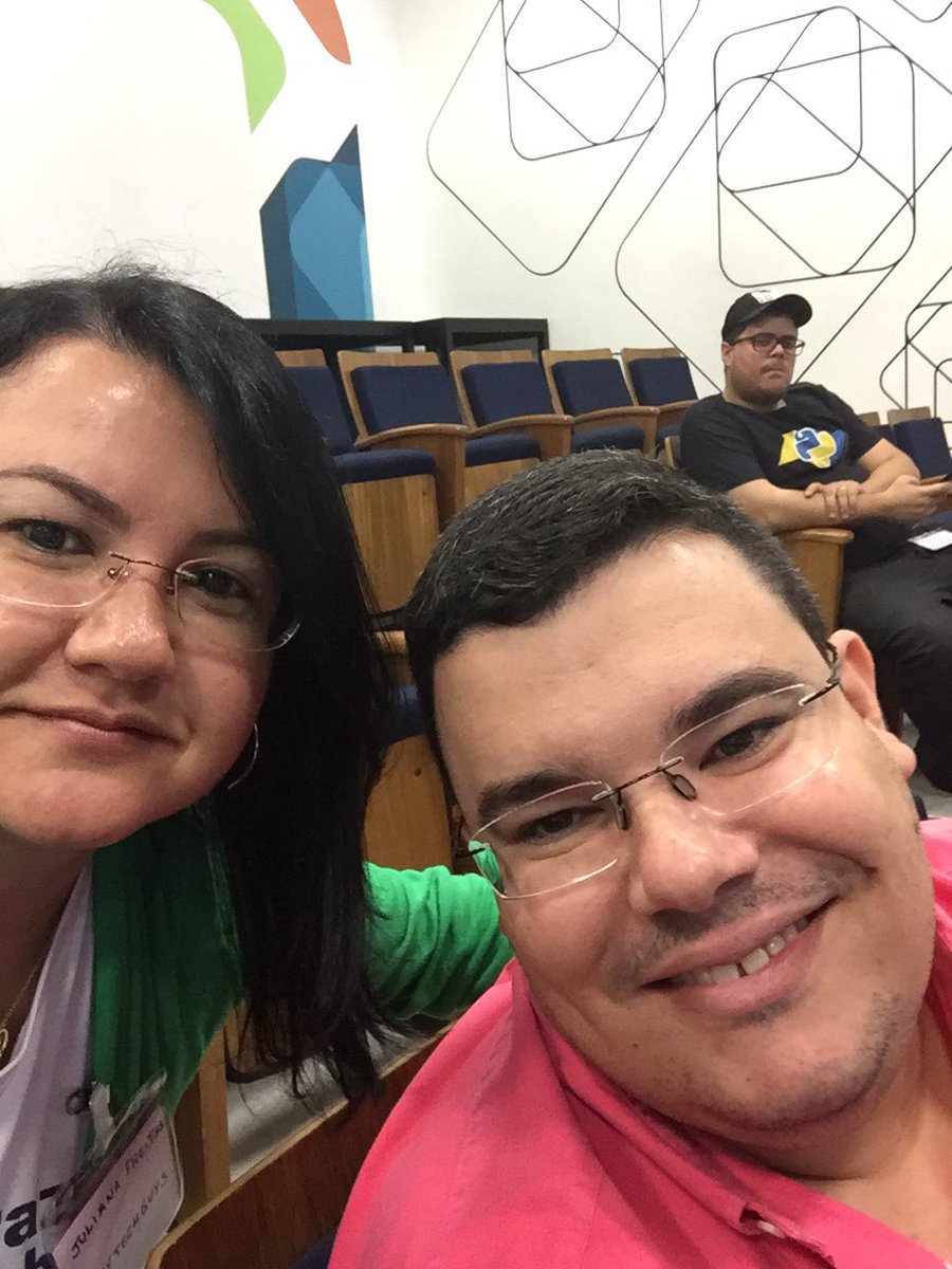 Crazytechguys's tweet photo. Estamos aqui no CUBO participando do Communities Summit Brasil. #CrazyTechGuys #GoCommunity https://t.co/QmCAeqPhbv