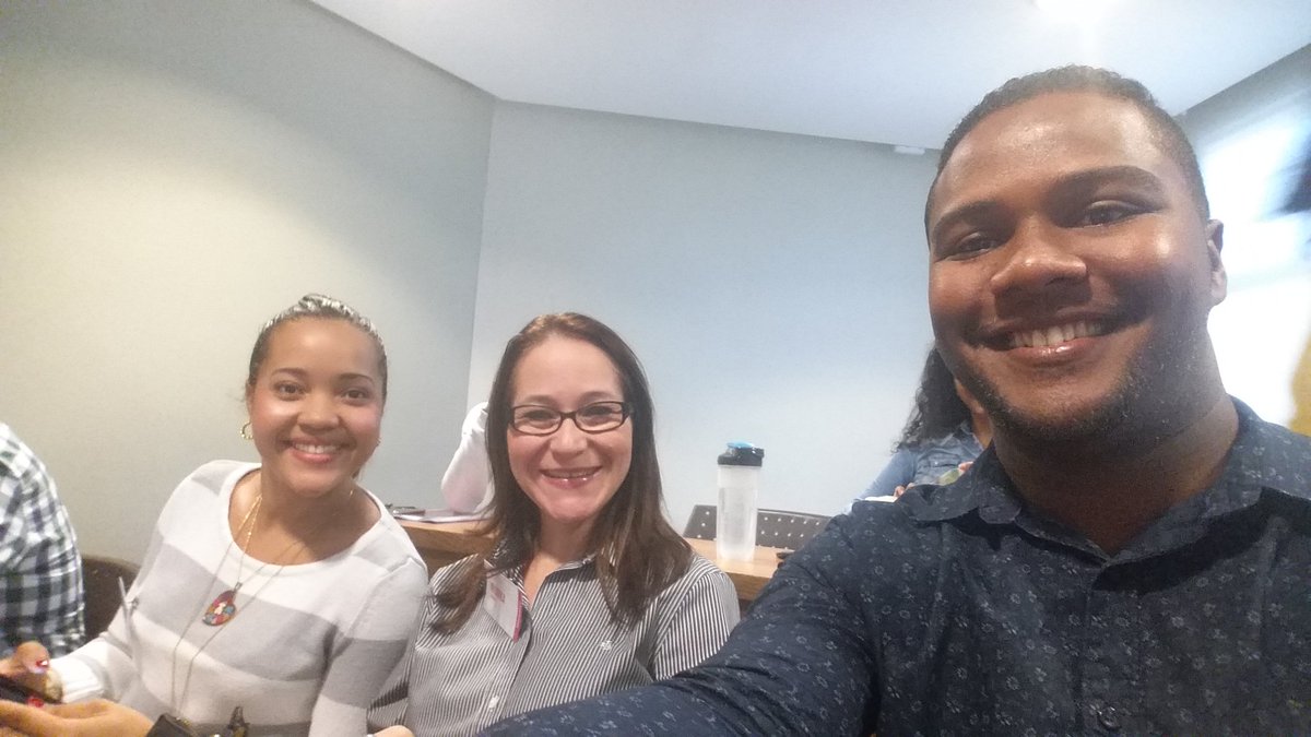 Ivanarmandof's tweet photo. Arranca tercer taller "Narraciones de largo formato" #VoxTraining @WorldVoices @Intec. Profesionalizar la voz. @niurkaduran y @Rosmeling https://t.co/p4Y4Pr6bEz