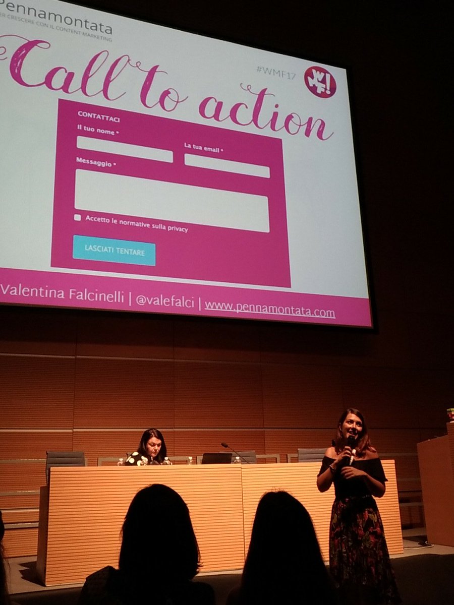 MarKeno_O's tweet photo. "La comunicazione è una lasagna di sfumature". Le metafore di @valefalci sono ragù sulla sfoglia della formazione. @Pennamontata <3 #wmf17 https://t.co/ZbfNLq4VoY