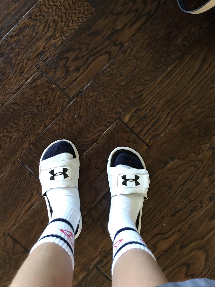 Finnnagle2's tweet photo. Socks and sandals #ad #lovinit https://t.co/FbG3d7Qnh1