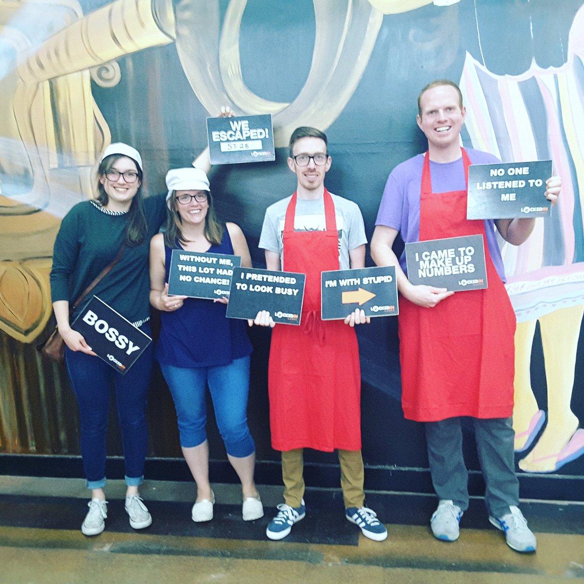 lockedingames's tweet image. Had a lovely time getting out of the die-ner with this lovely group #firstescape #stillfriends