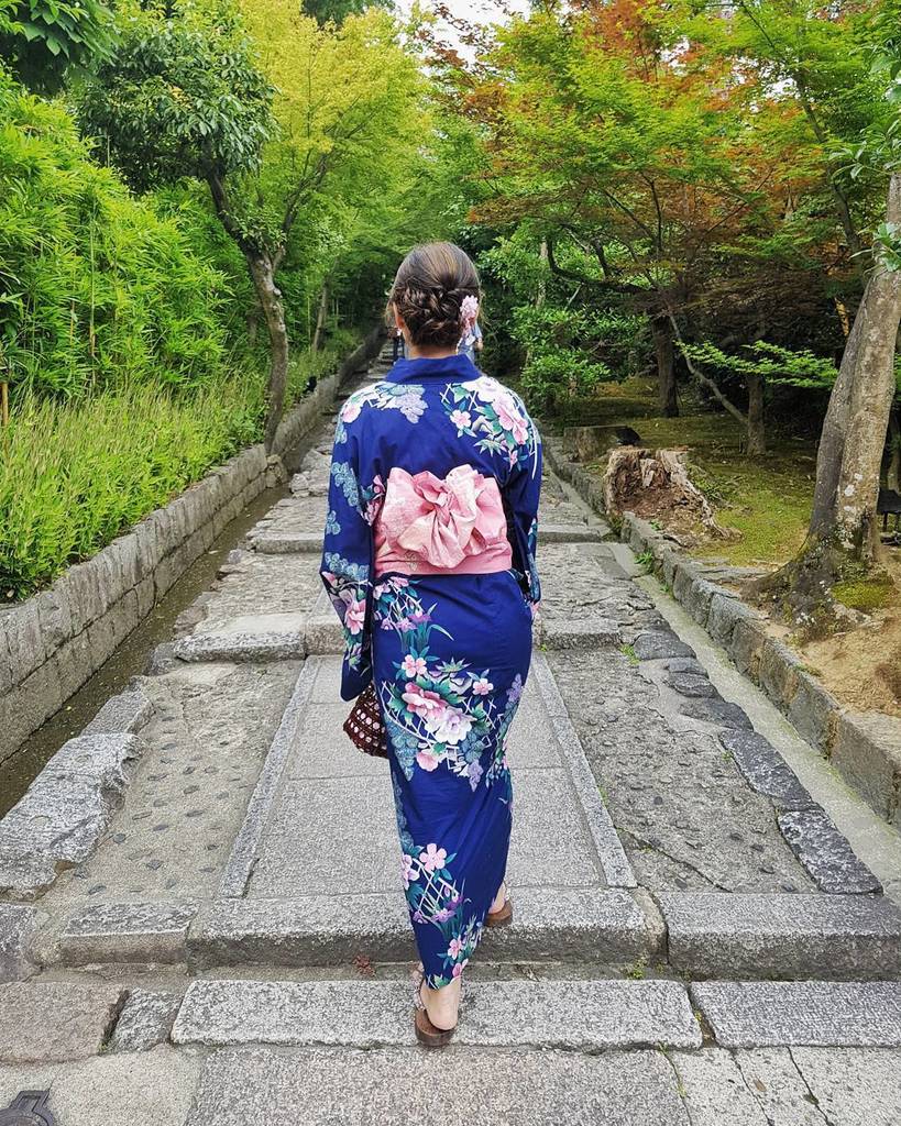 michivous's tweet photo. The flower that blooms in adversity is the most rare and beautiful of all 🌸🌸🌸 https://t.co/GTccOweJKB https://t.co/baRjmsB5zl