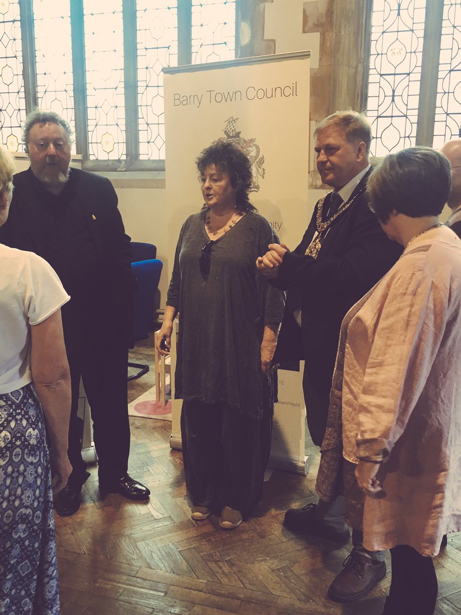 Great inaugural #BAF17 #event with #PoetLaureate <a href="/CarolAnnDuffy23/">Carol Ann Duffy</a> part sponsored by <a href="/Barry_TC/">Barry Town Council</a> always nice to chat afterwards