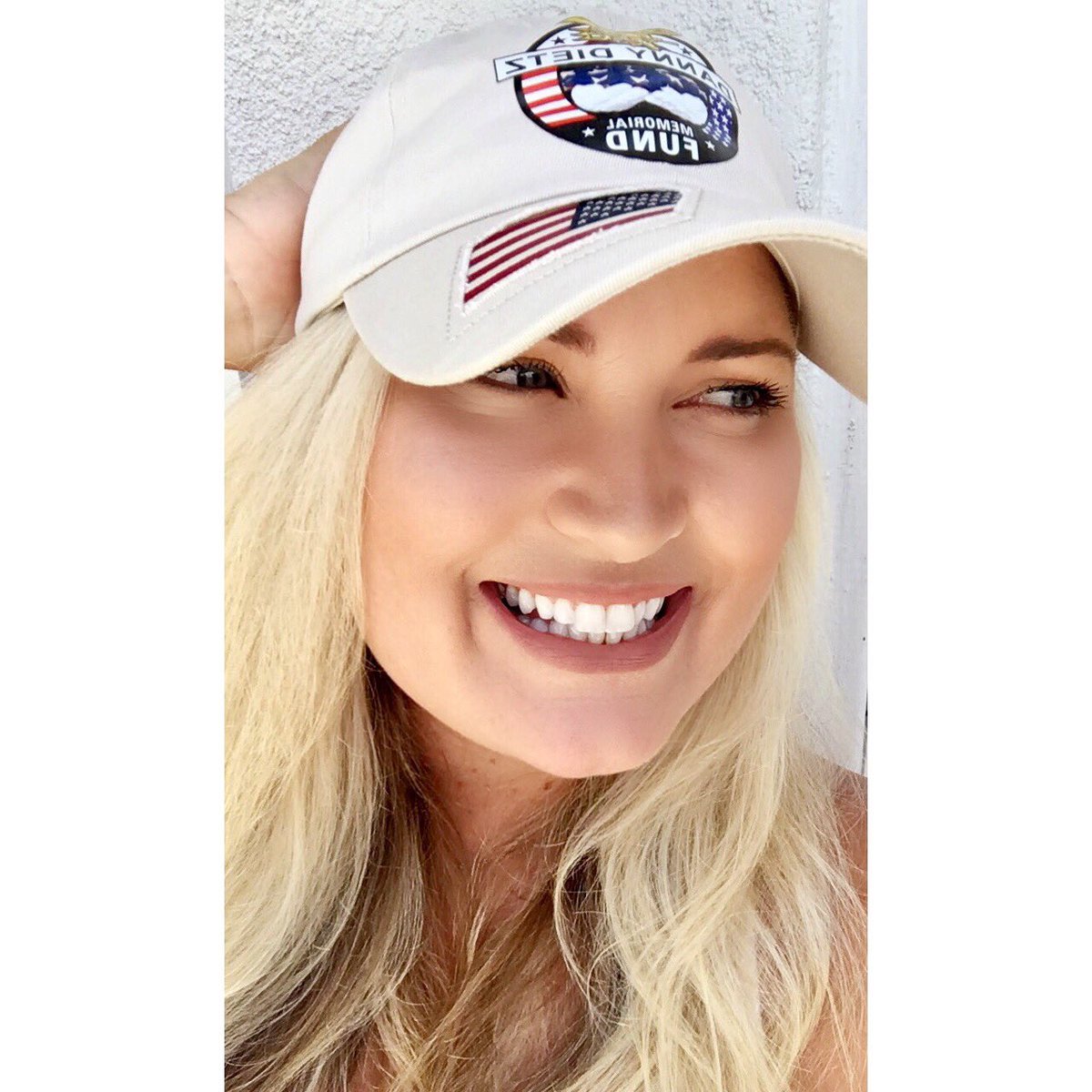 DeniseCarterPCB's tweet photo. Put on a hat/bandana, post it w/ #ShowYourGrit & our sponsors will donate $1 to #JohnWayneCancerFoundation @marisawayne #joinjohnwayne https://t.co/qfIVhB7pBT
