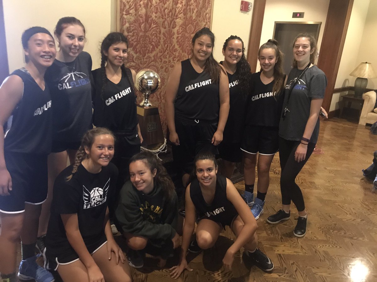 sarallard's tweet photo. Snuck the girls up to see the @USDwbb WCC Championship trophy that we won in 2008. Loving our time at team camp! #gotoreros #calflight https://t.co/YmeCIv8m9h