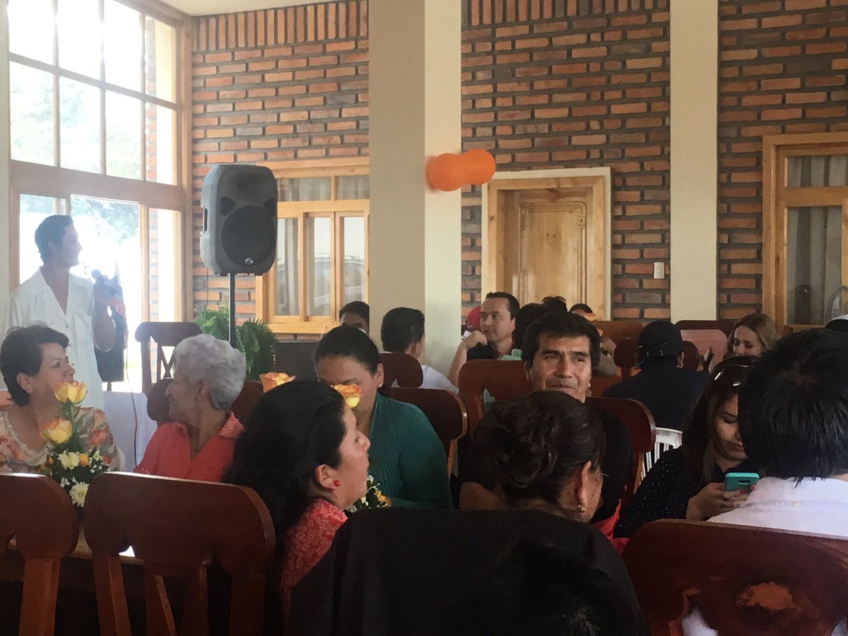 Luego del trabajo, es momento de compartir en la Asamblea de la ID en #Loja <a href="/ID12Ecuador/">Izquierda Democrática</a> <a href="/loja_id/">IZQUIERDADEMOCRATICA</a>